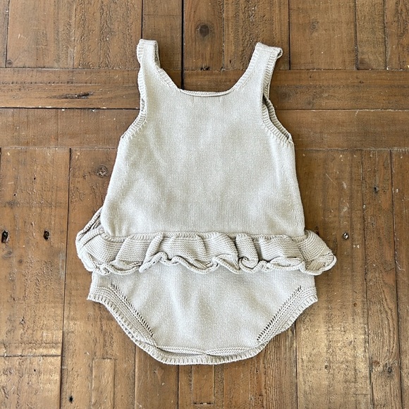 Max ilusion Spanish beige sleeveless knit sunsuit Romper - Picture 5 of 6